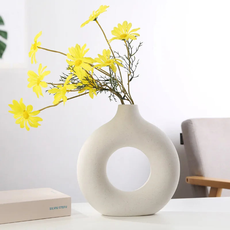 Vase Circular Hollow 
Ceramic Donuts Flower