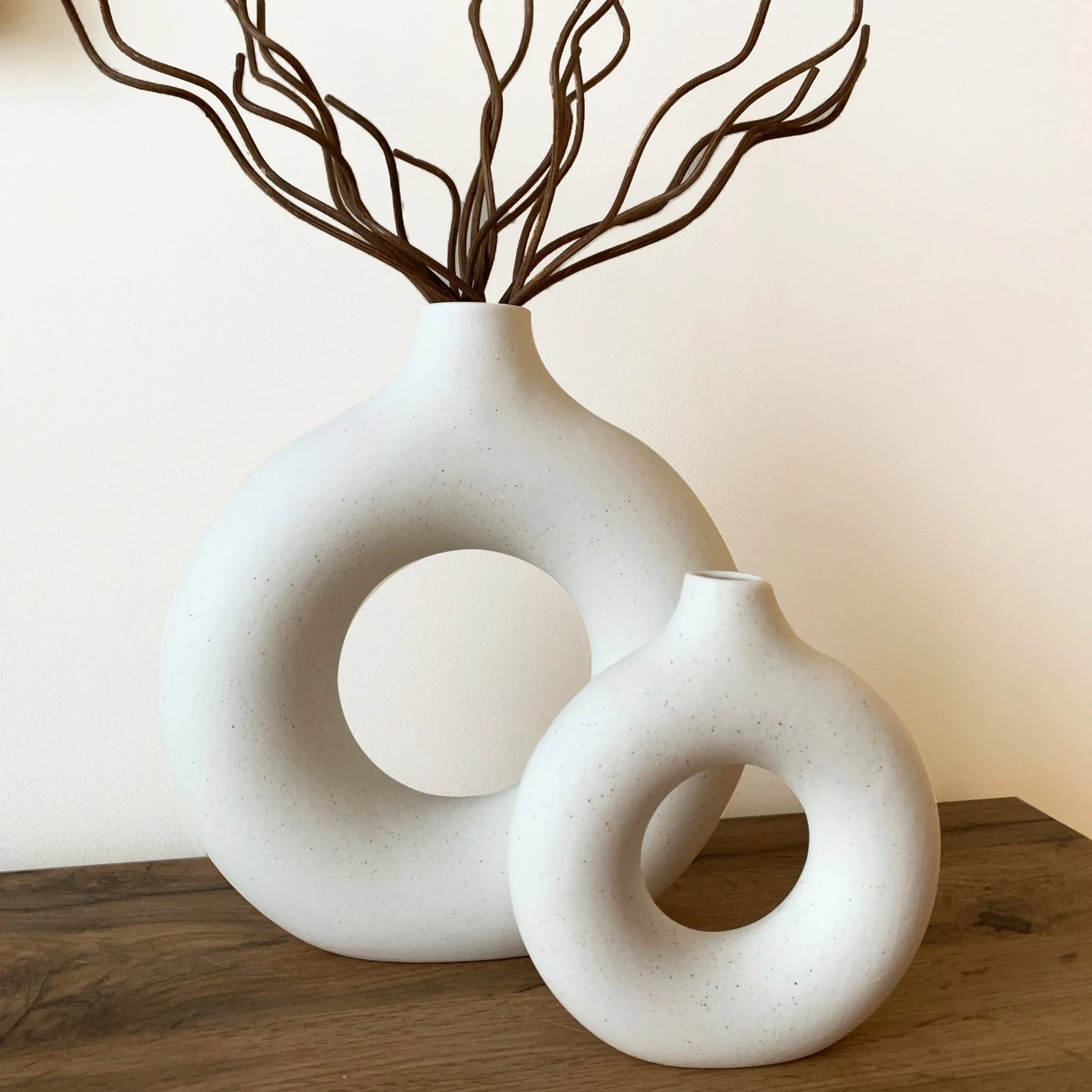 Vase Circular Hollow 
Ceramic Donuts Flower