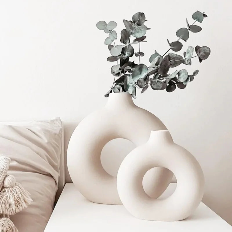 Vase Circular Hollow 
Ceramic Donuts Flower